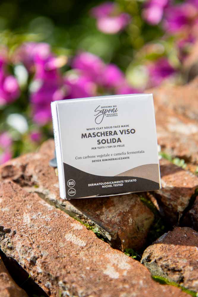 Maschera detox con carbone vegetale e camelia fermentata